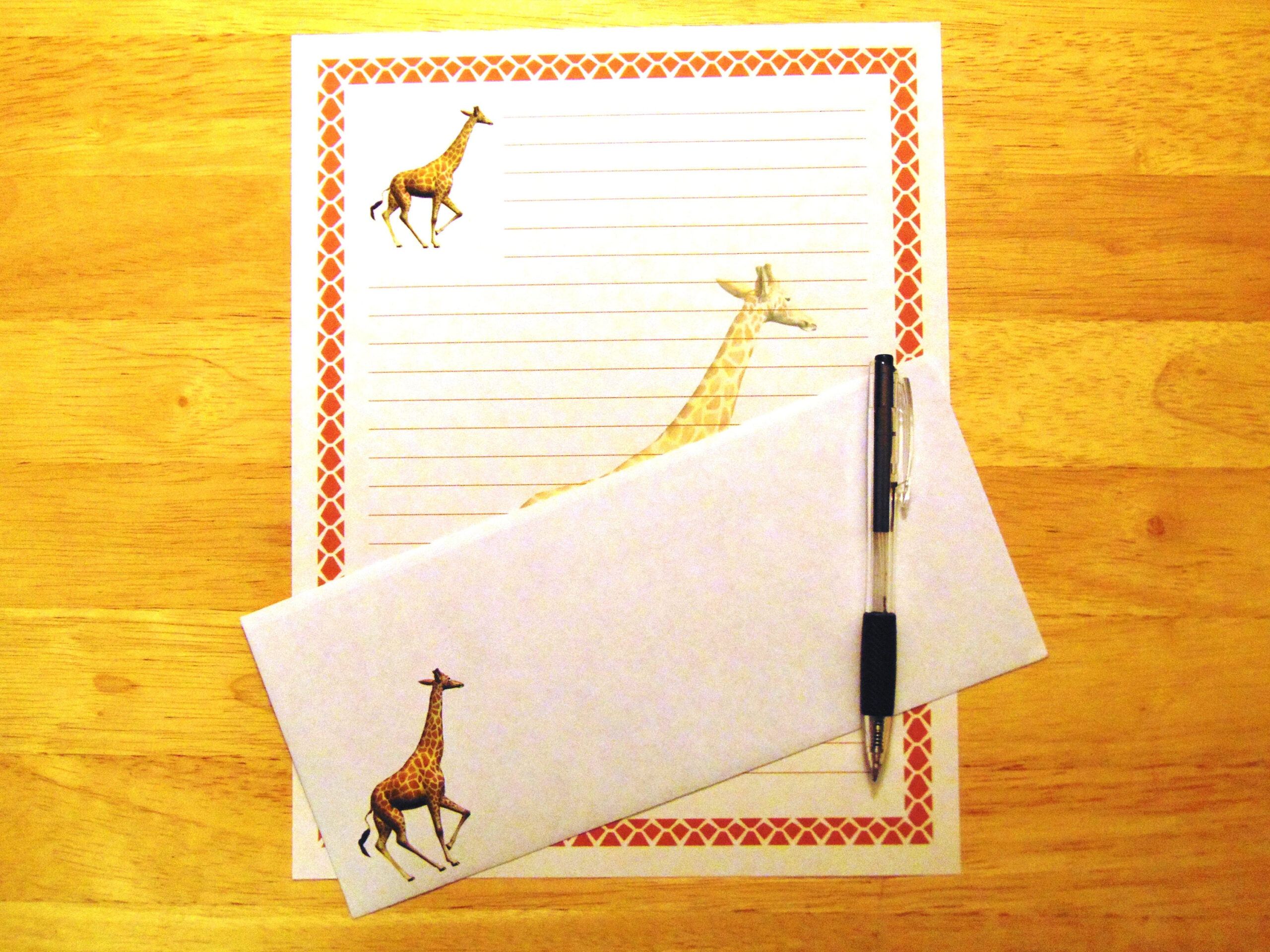 Beautiful Giraffe Lined Stationery Set With Envelopes